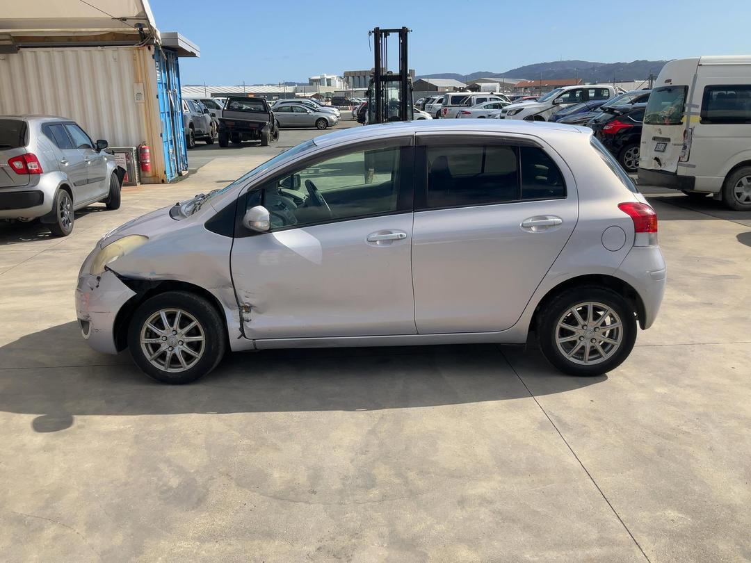 Photo '4' of Toyota Vitz Photo '4' of Toyota Vitz