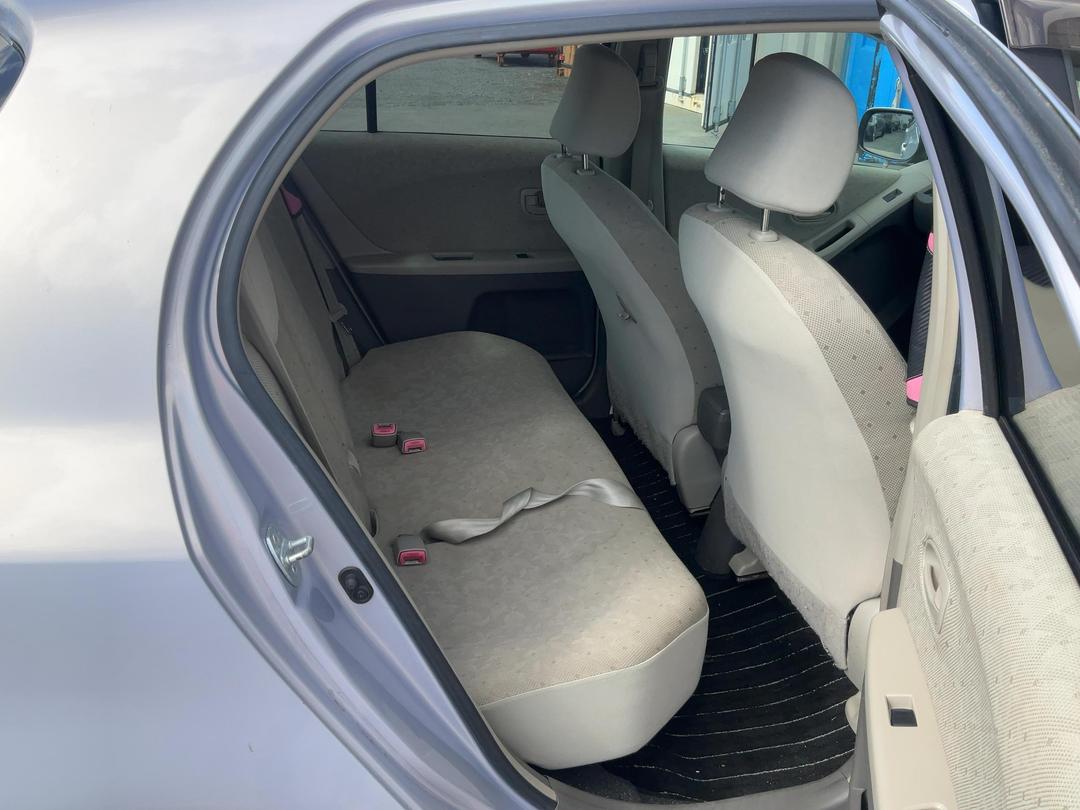 Photo '19' of Toyota Vitz Photo '19' of Toyota Vitz
