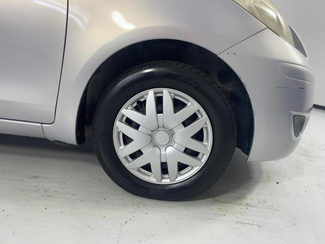 Photo '9' of Toyota Vitz