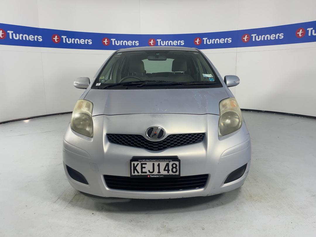 Photo '2' of Toyota Vitz