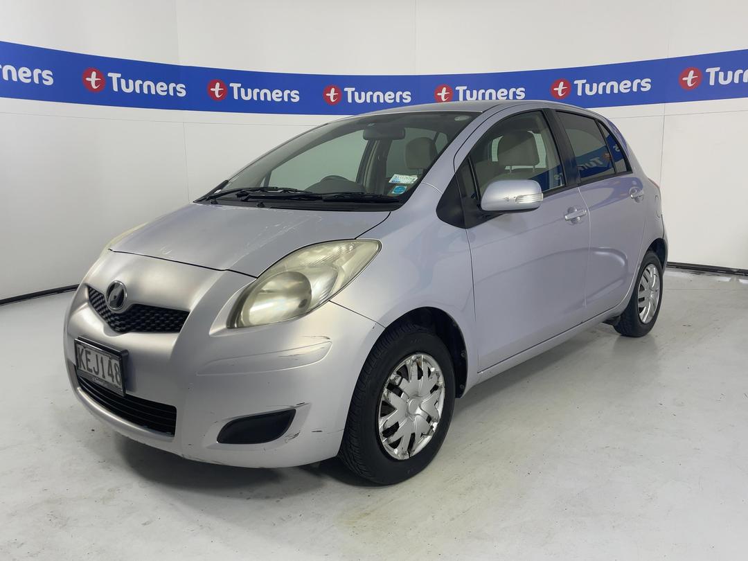 Photo '4' of Toyota Vitz
