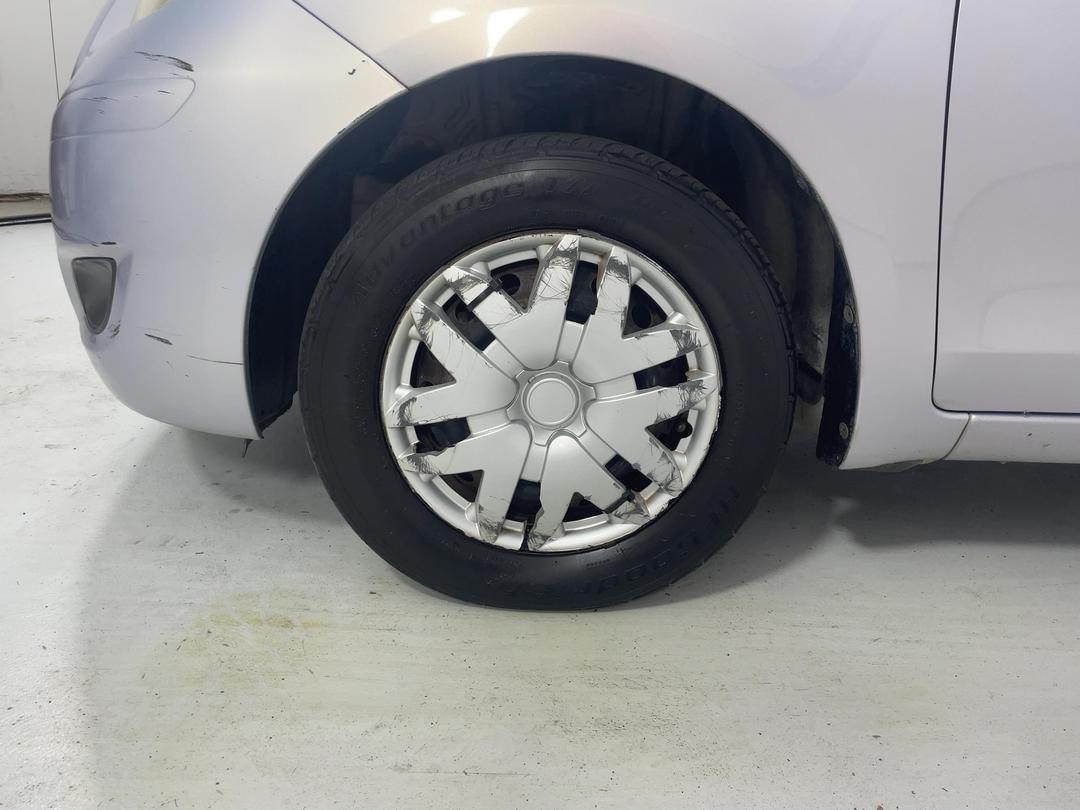 Photo '10' of Toyota Vitz