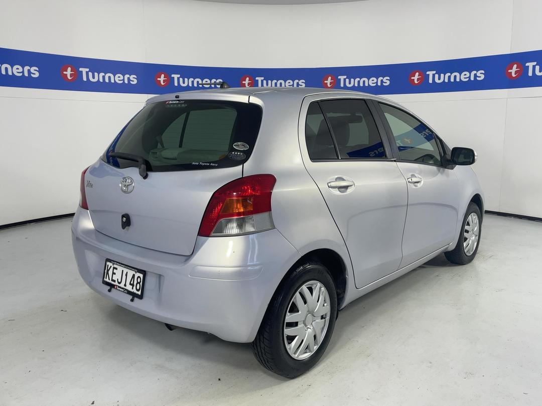 Photo '7' of Toyota Vitz