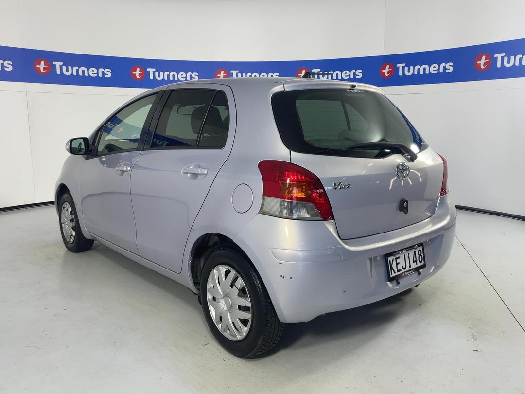 Photo '5' of Toyota Vitz