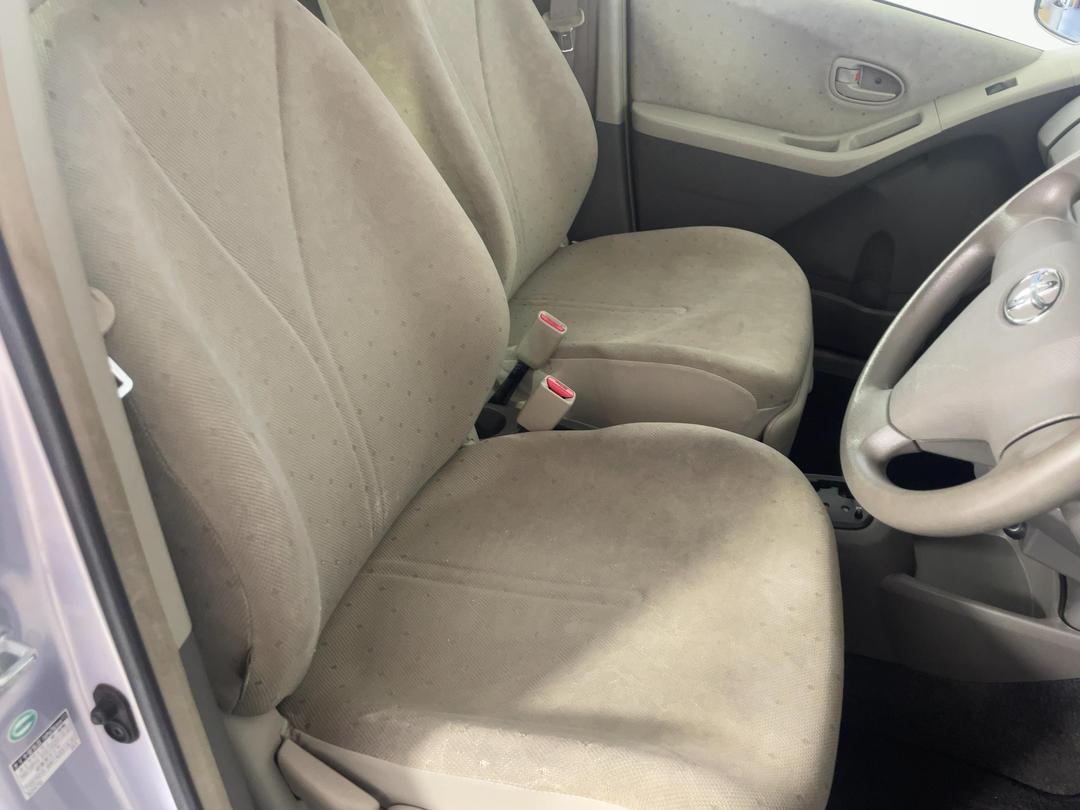Photo '16' of Toyota Vitz