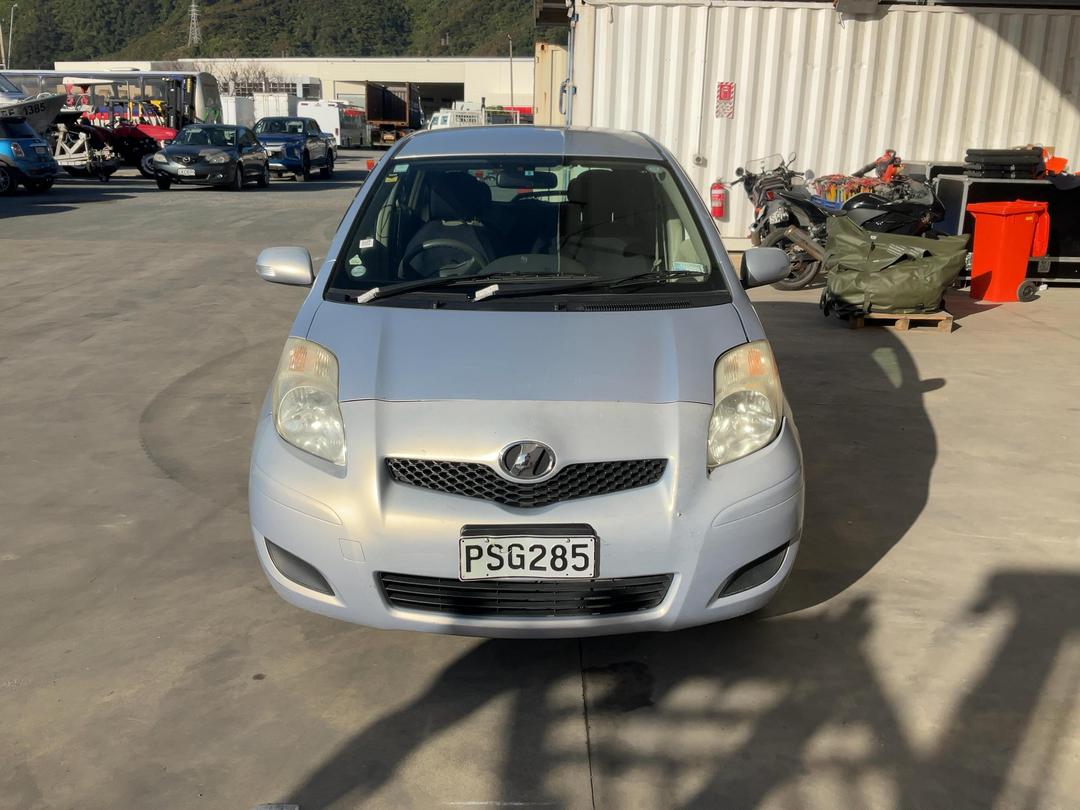 Photo '2' of Toyota Vitz Photo '2' of Toyota Vitz
