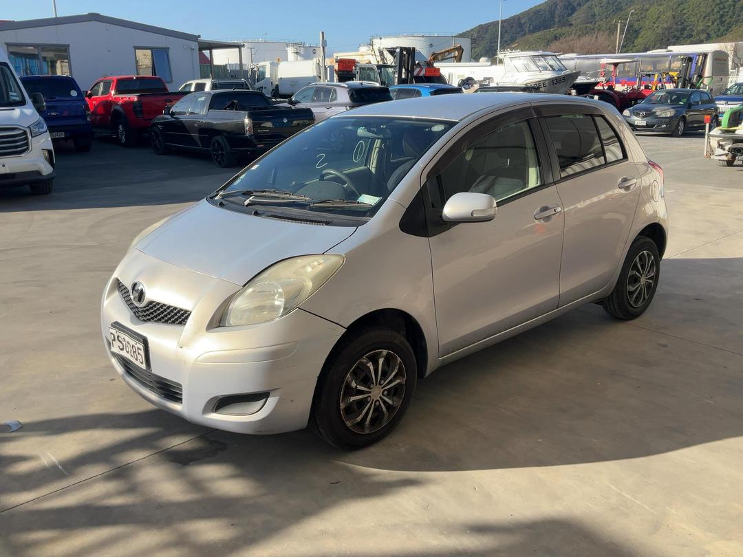 Photo '3' of Toyota Vitz Photo '3' of Toyota Vitz