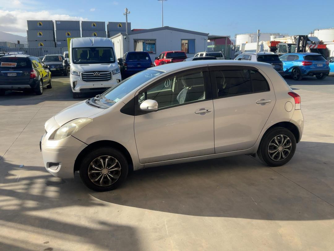 Photo '4' of Toyota Vitz Photo '4' of Toyota Vitz