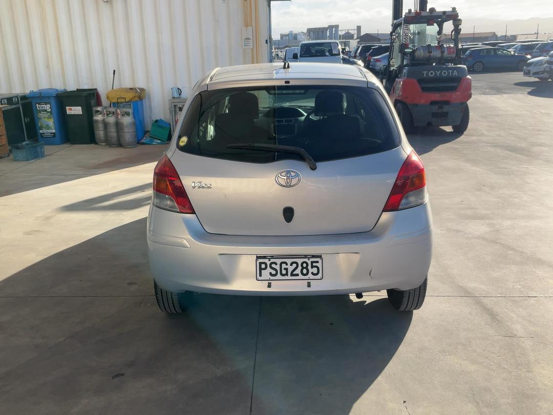 Photo '6' of Toyota Vitz Photo '6' of Toyota Vitz