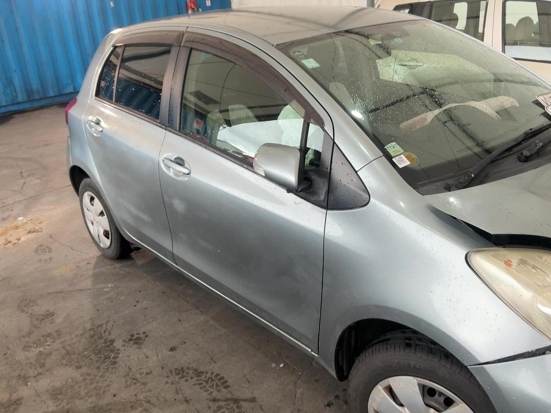 Photo '3' of Toyota Vitz Photo '3' of Toyota Vitz