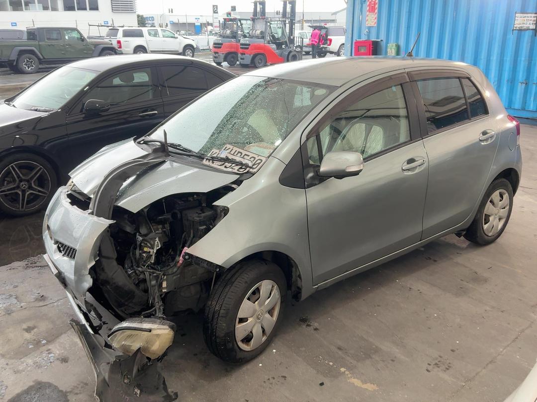 Photo '5' of Toyota Vitz Photo '5' of Toyota Vitz