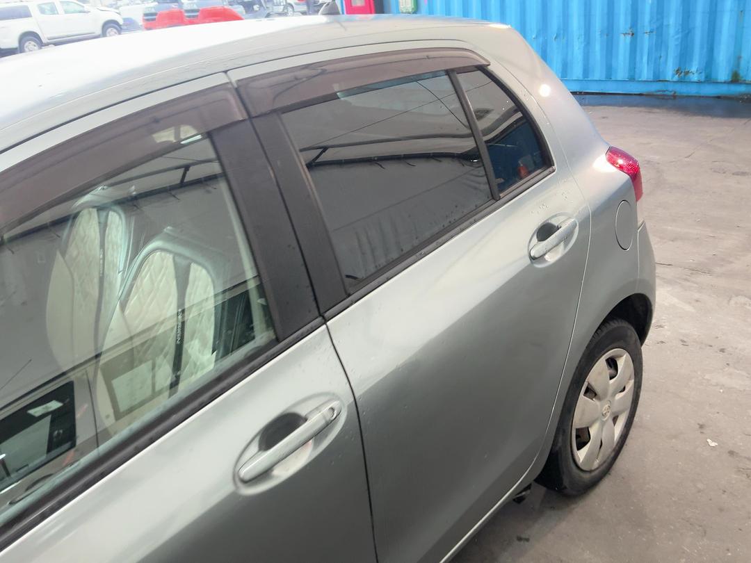 Photo '9' of Toyota Vitz Photo '9' of Toyota Vitz