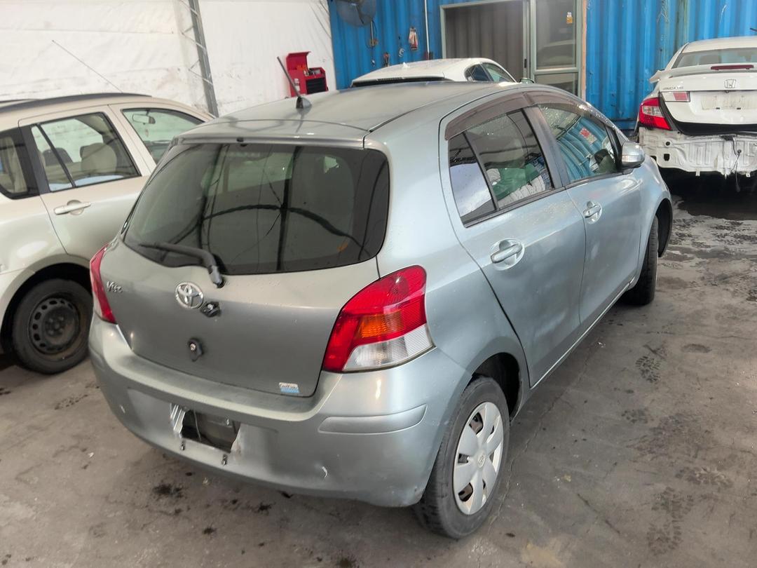Photo '13' of Toyota Vitz Photo '13' of Toyota Vitz