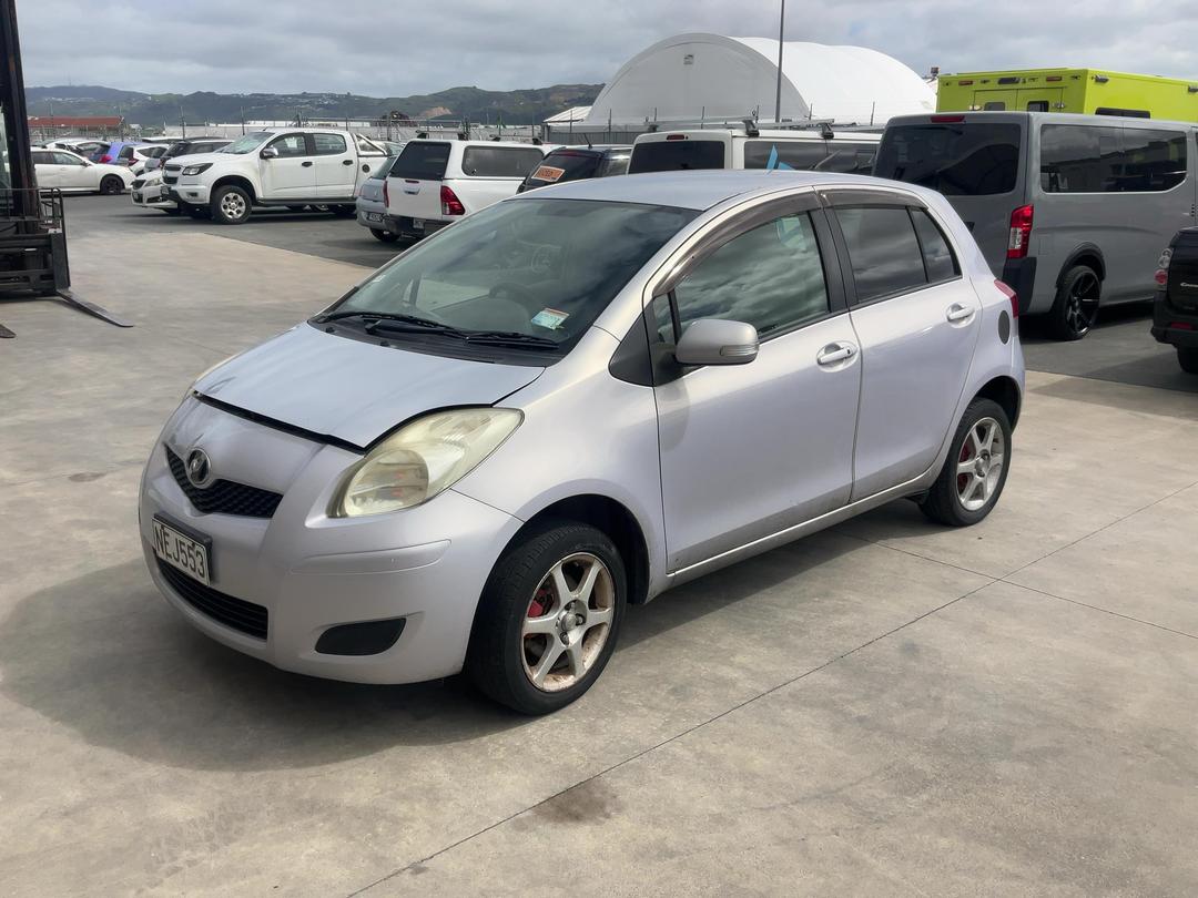 Photo '4' of Toyota Vitz Photo '4' of Toyota Vitz