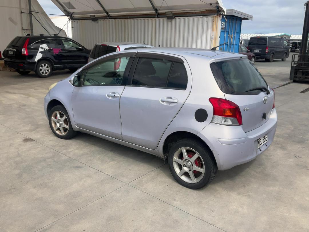 Photo '6' of Toyota Vitz Photo '6' of Toyota Vitz