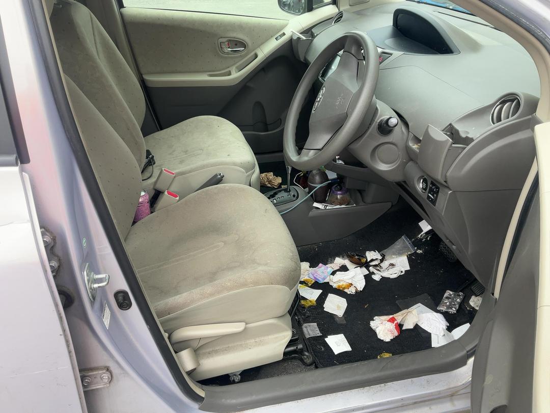 Photo '19' of Toyota Vitz Photo '19' of Toyota Vitz