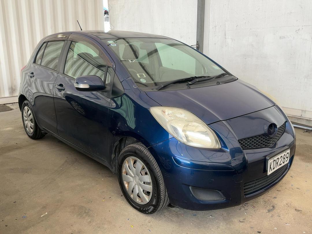 Photo '2' of Toyota Vitz Photo '2' of Toyota Vitz