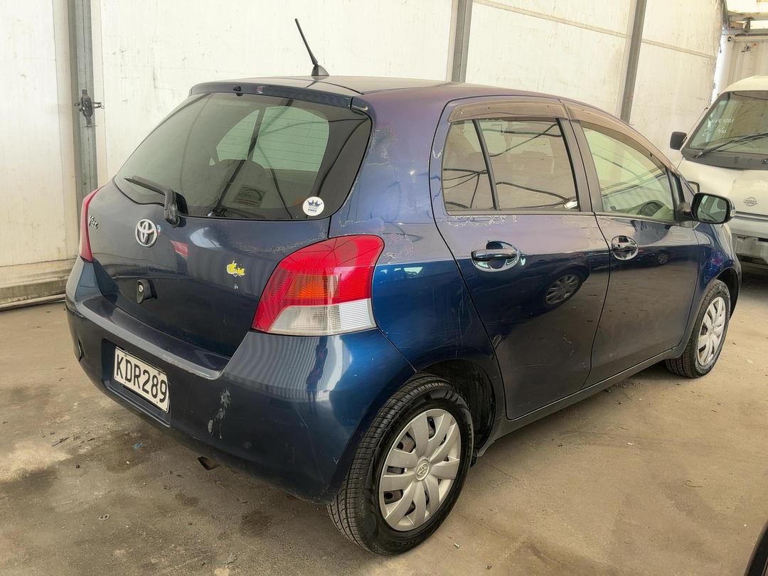Photo '3' of Toyota Vitz Photo '3' of Toyota Vitz