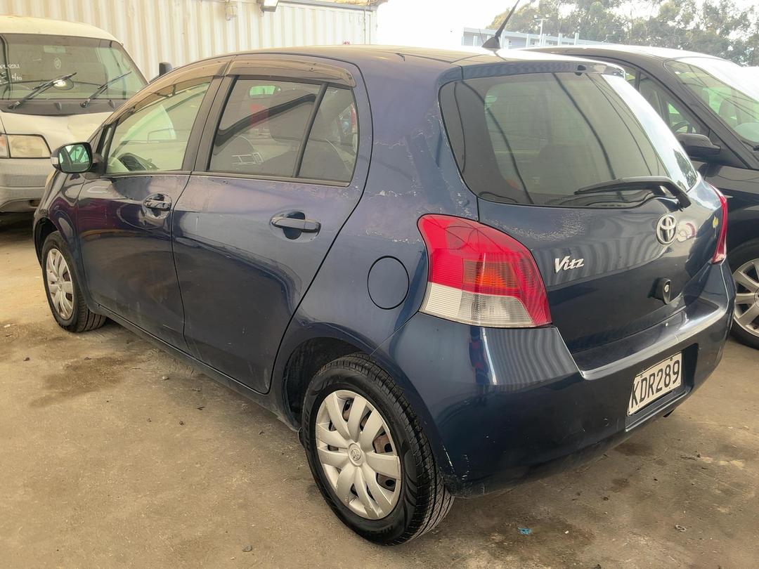 Photo '4' of Toyota Vitz Photo '4' of Toyota Vitz