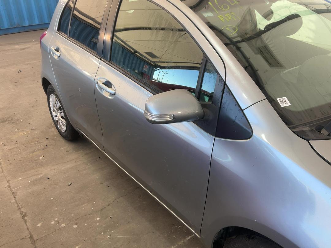 Photo '3' of Toyota Vitz Photo '3' of Toyota Vitz