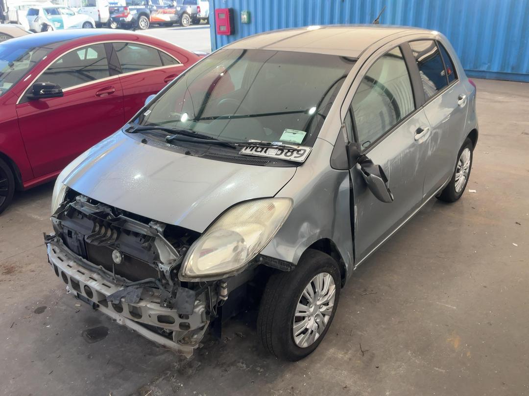Photo '5' of Toyota Vitz Photo '5' of Toyota Vitz