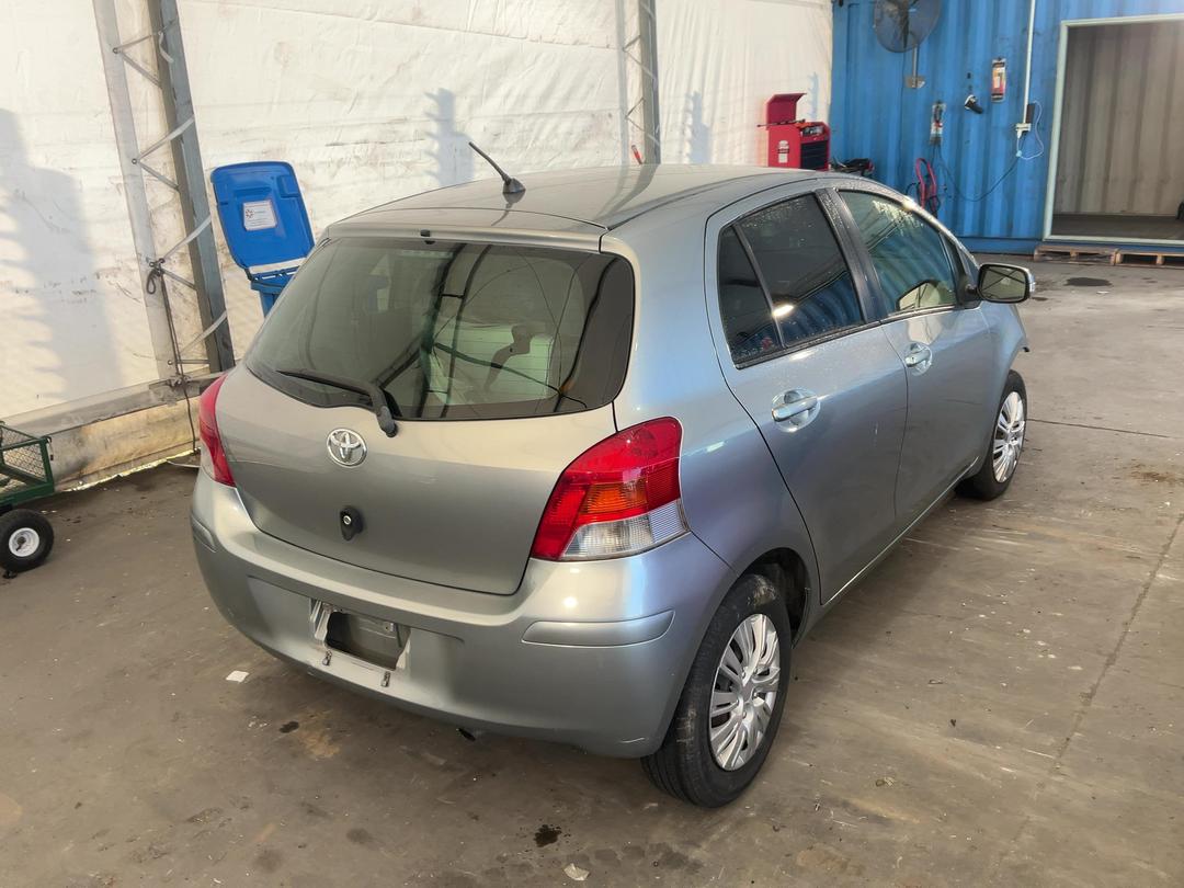 Photo '12' of Toyota Vitz Photo '12' of Toyota Vitz