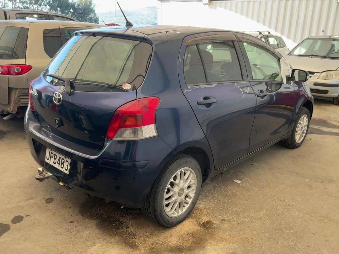 Photo '3' of Toyota Vitz Photo '3' of Toyota Vitz
