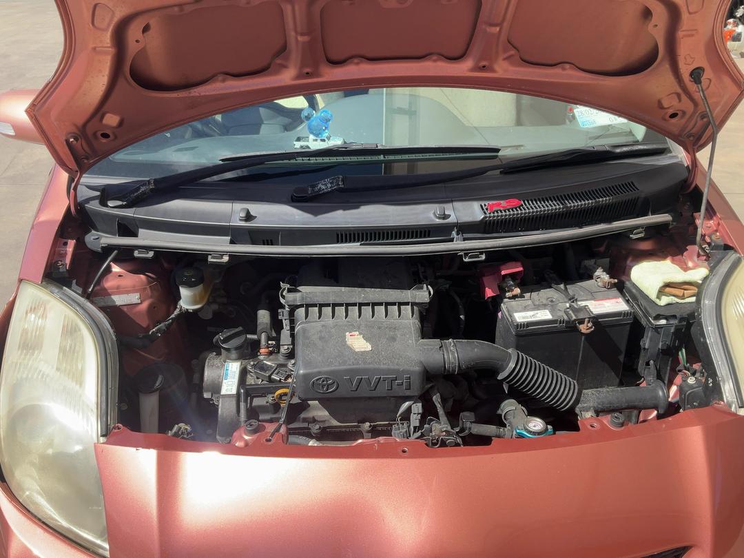 Photo '2' of Toyota Vitz Photo '2' of Toyota Vitz