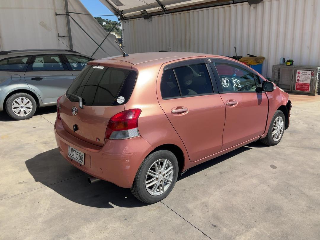 Photo '8' of Toyota Vitz Photo '8' of Toyota Vitz
