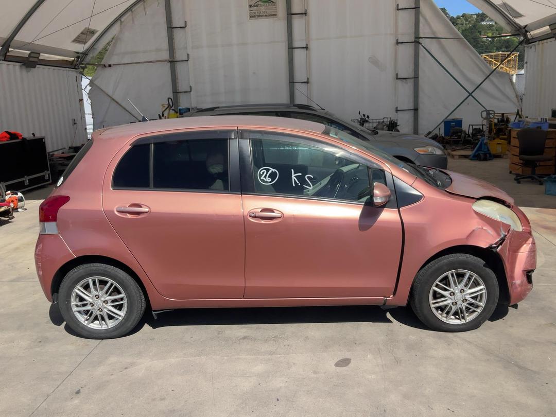 Photo '9' of Toyota Vitz Photo '9' of Toyota Vitz