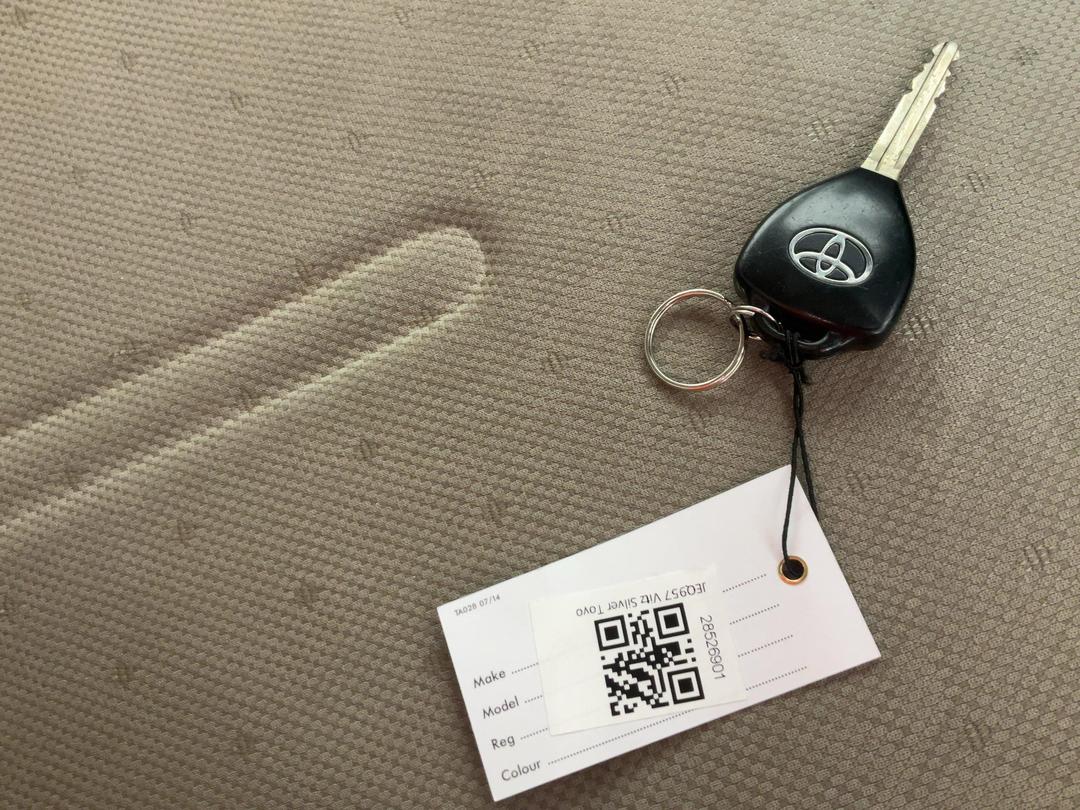 Photo '14' of Toyota Vitz Photo '14' of Toyota Vitz