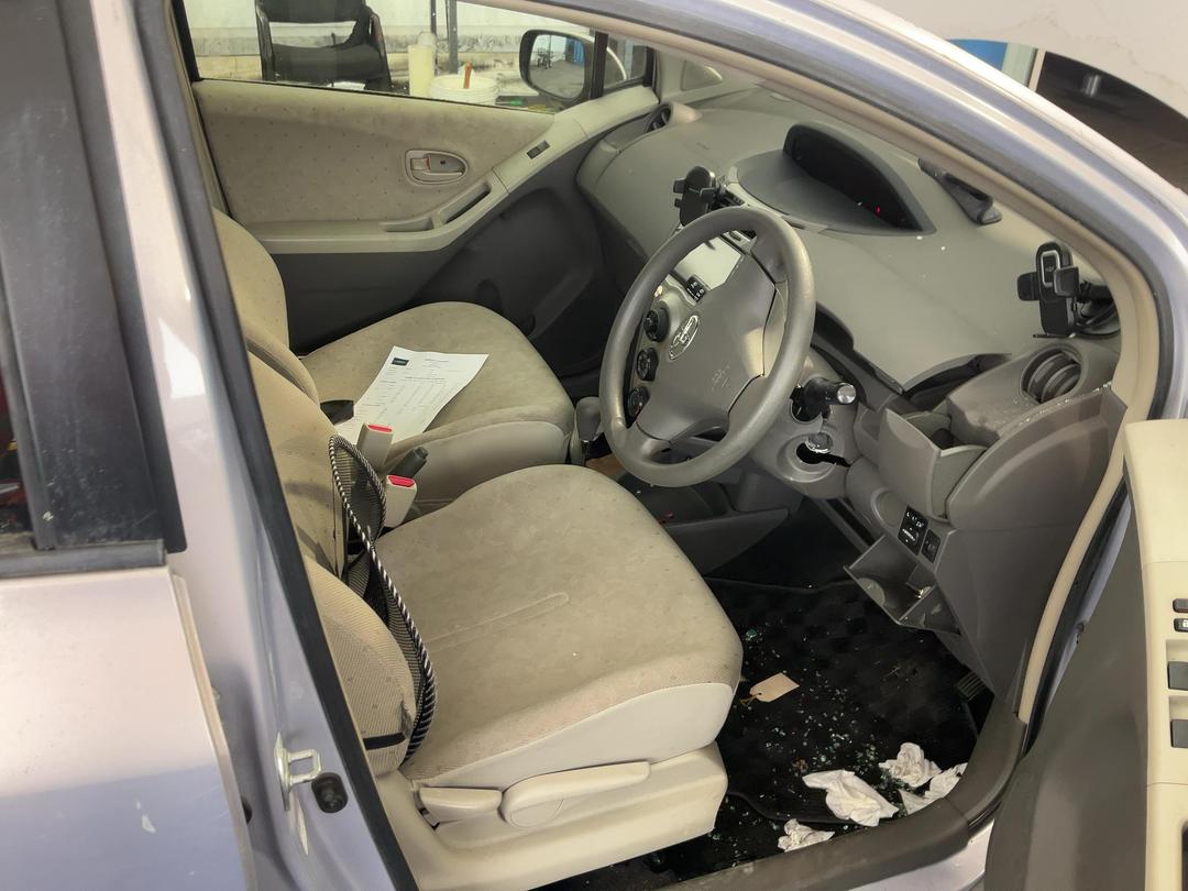 Photo '15' of Toyota Vitz Photo '15' of Toyota Vitz