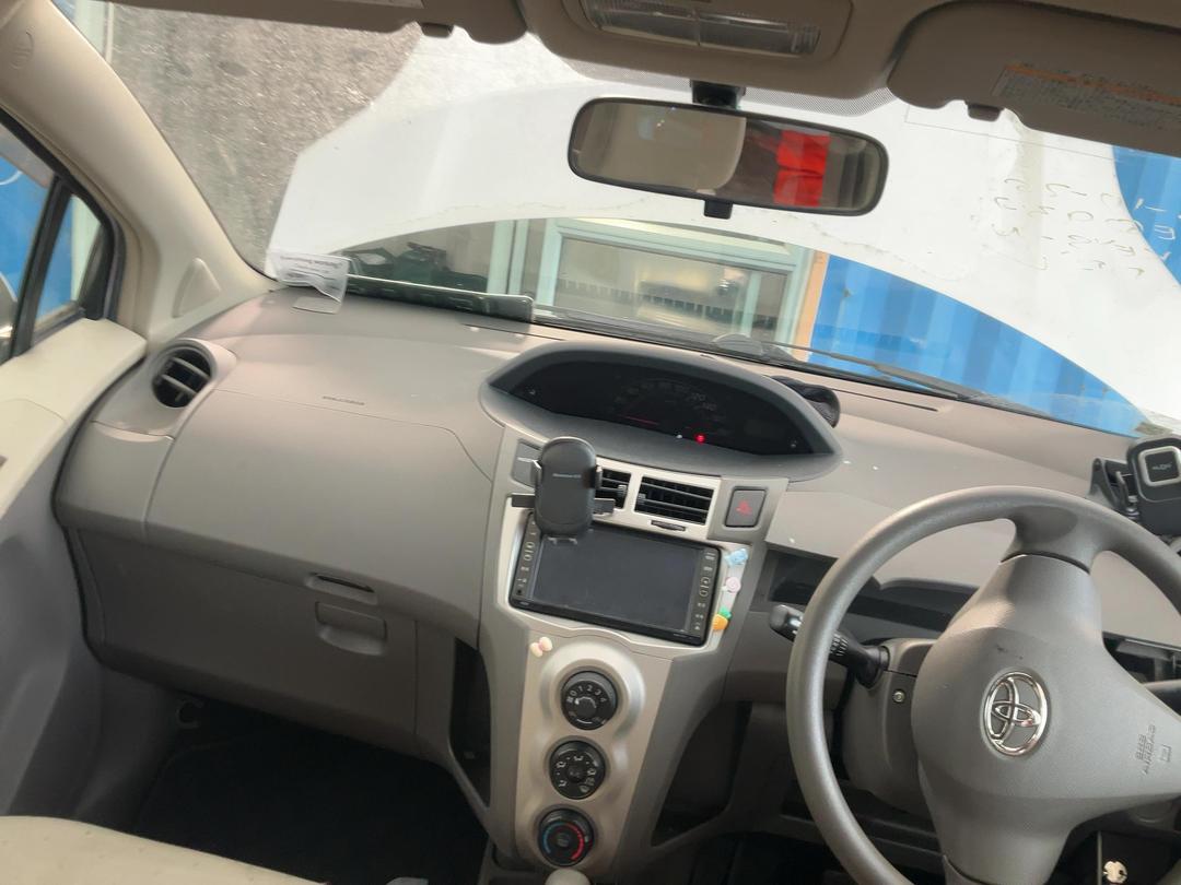 Photo '17' of Toyota Vitz Photo '17' of Toyota Vitz