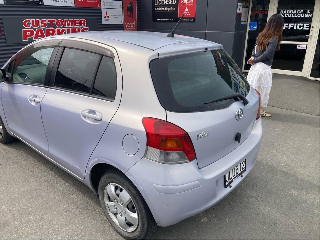 Photo '4' of Toyota Vitz Photo '4' of Toyota Vitz