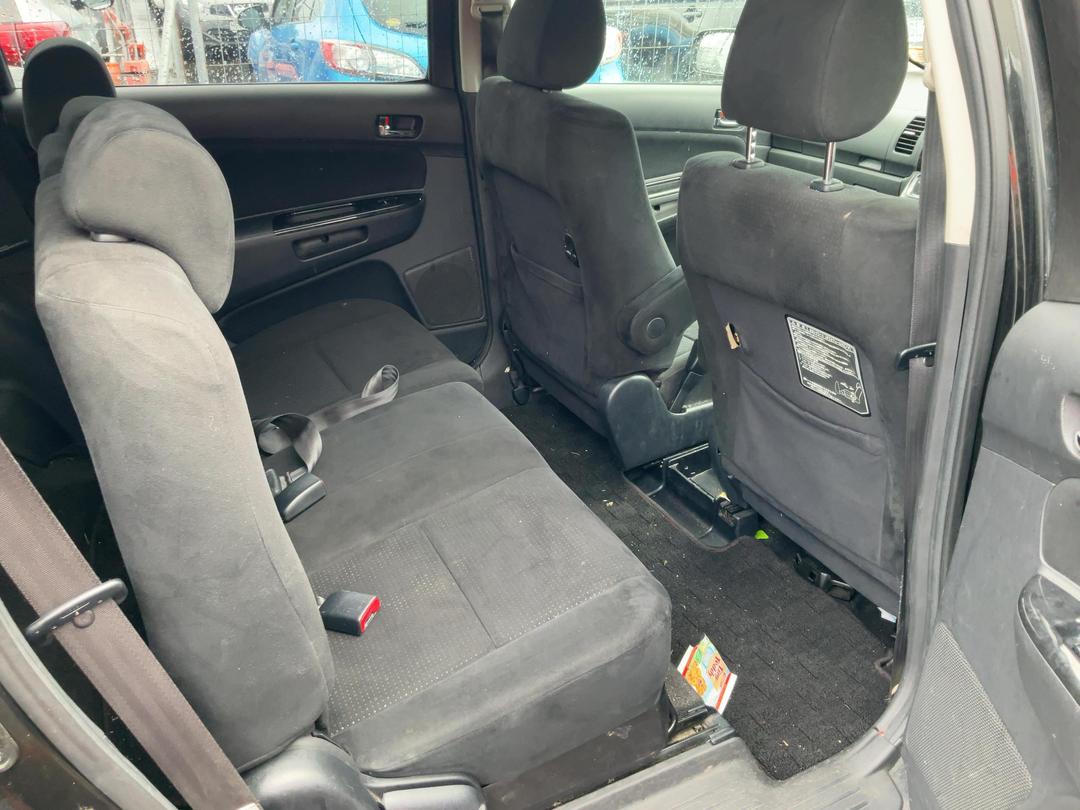 Photo '12' of Toyota Wish