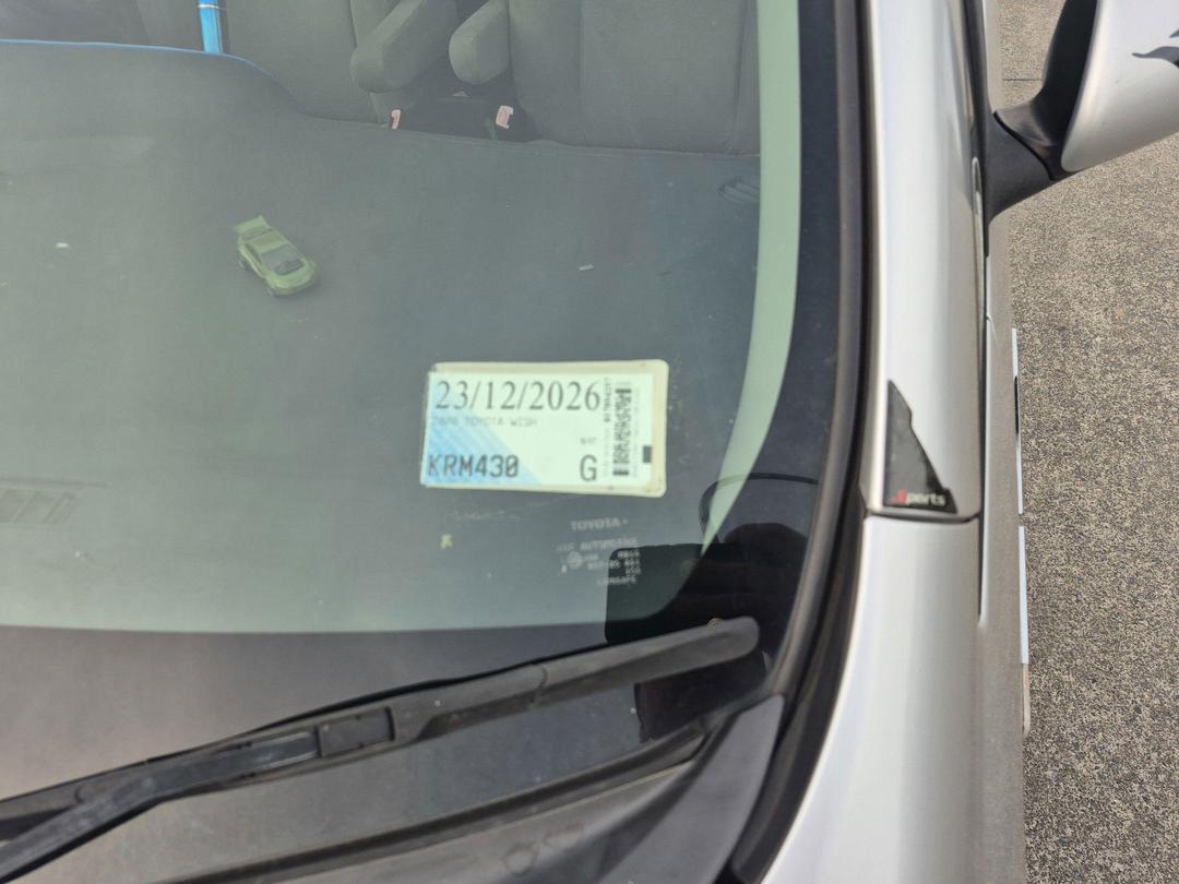 Photo '14' of Toyota Wish