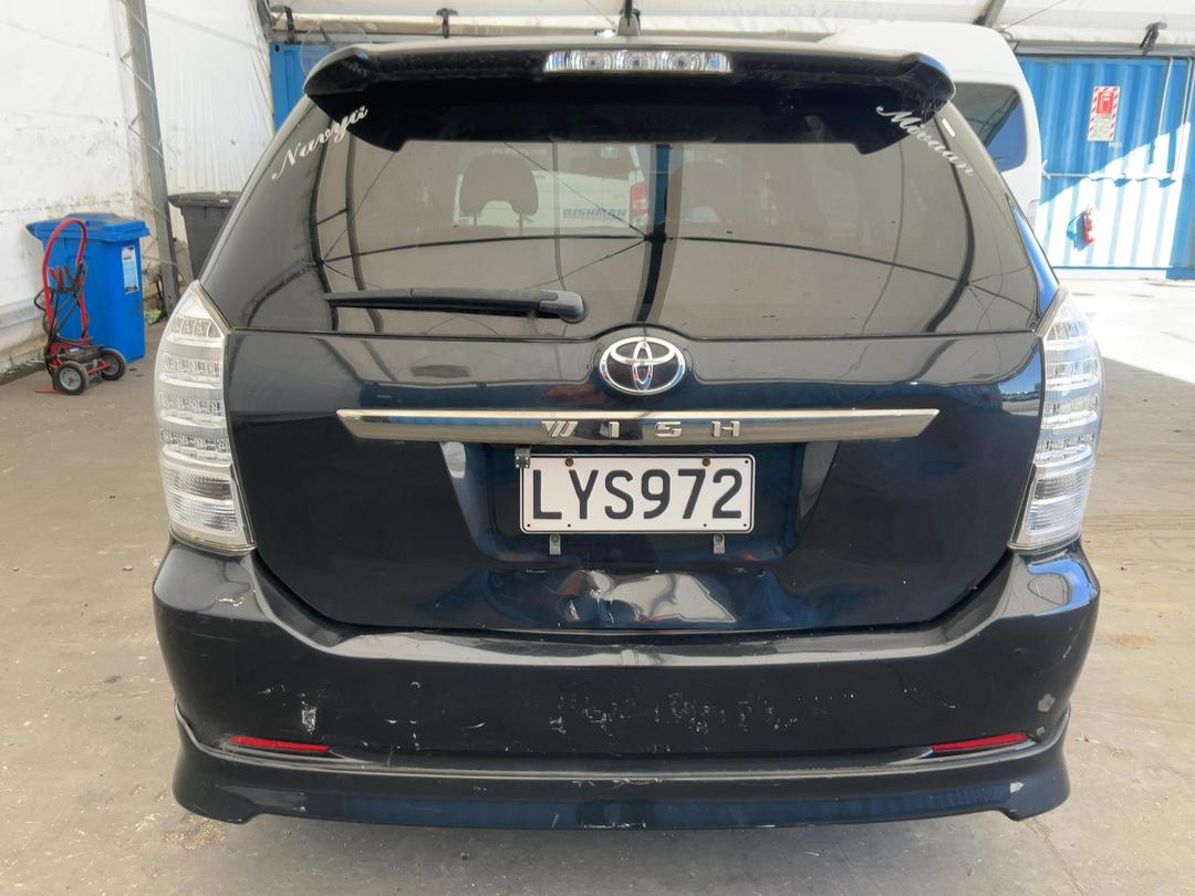 Photo '17' of Toyota Wish