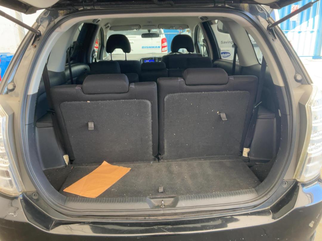 Photo '18' of Toyota Wish