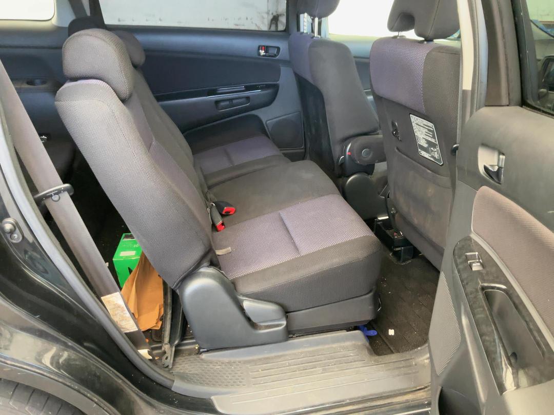 Photo '24' of Toyota Wish