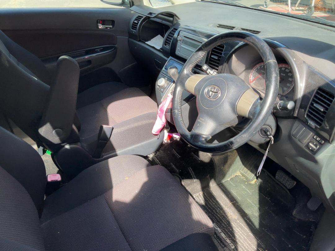 Photo '19' of Toyota Wish