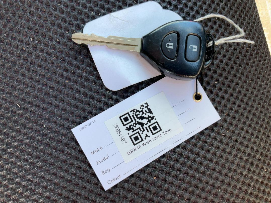 Photo '28' of Toyota Wish