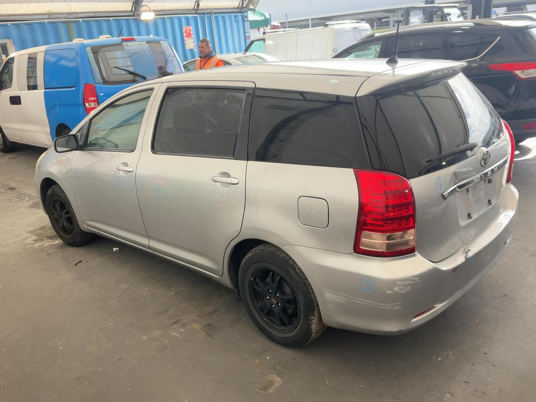 Photo '12' of Toyota Wish Photo '12' of Toyota Wish