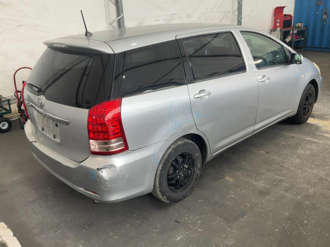 Photo '16' of Toyota Wish Photo '16' of Toyota Wish