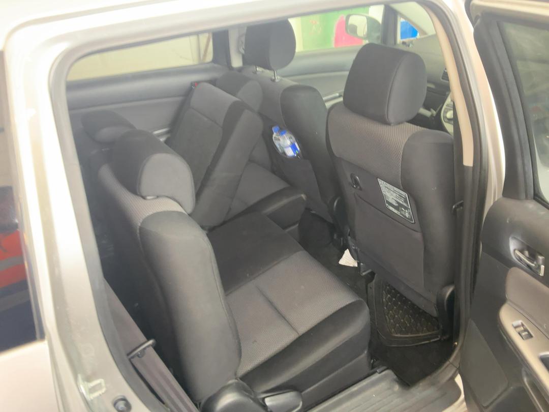 Photo '27' of Toyota Wish Photo '27' of Toyota Wish
