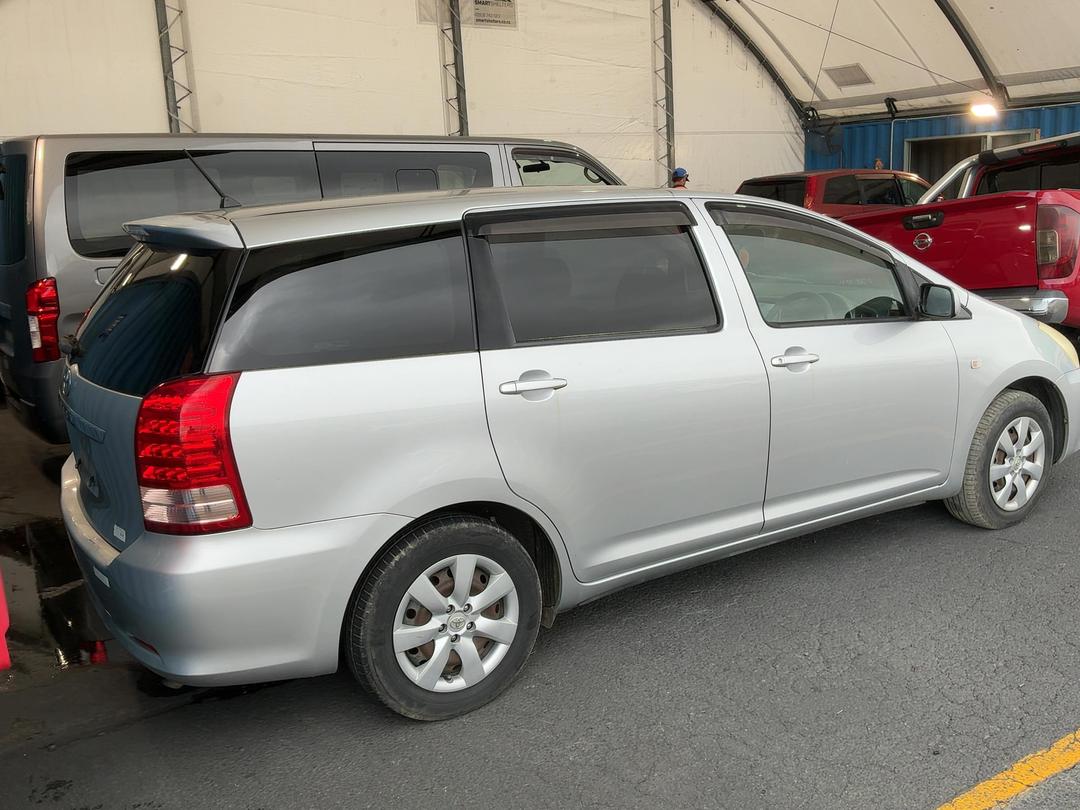 Photo '17' of Toyota Wish Photo '17' of Toyota Wish