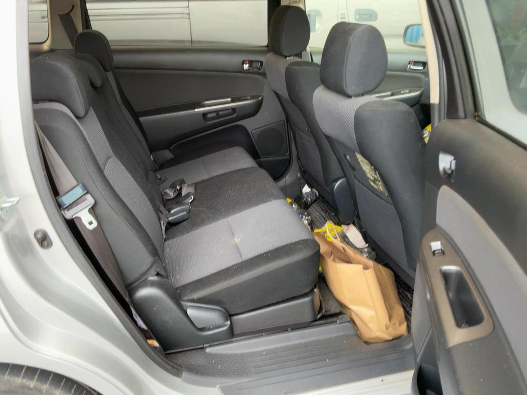 Photo '19' of Toyota Wish Photo '19' of Toyota Wish