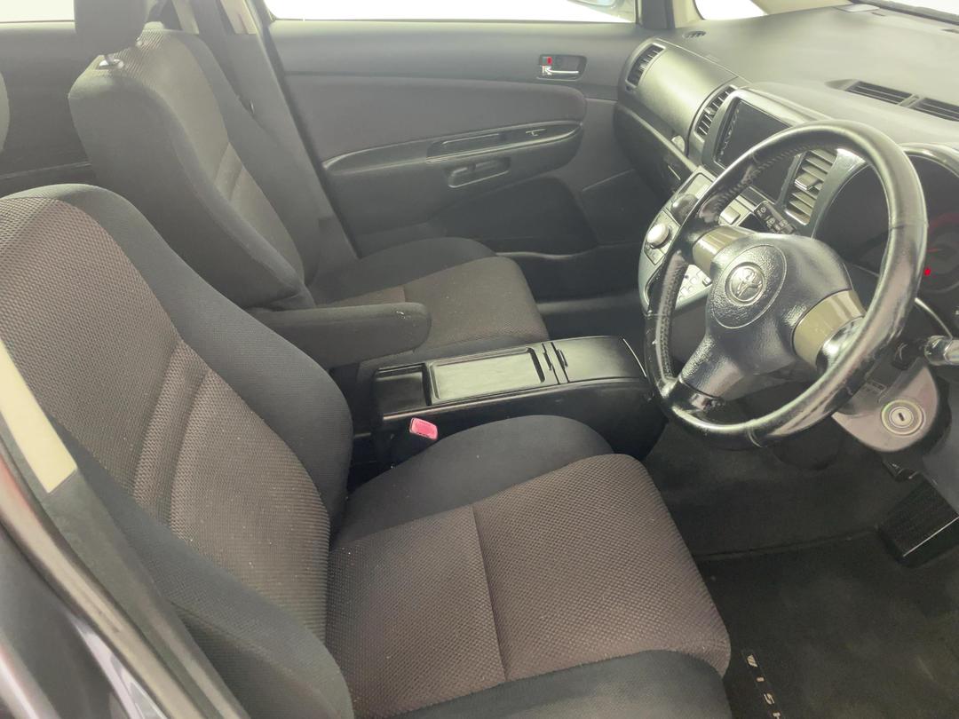 Photo '16' of Toyota Wish
