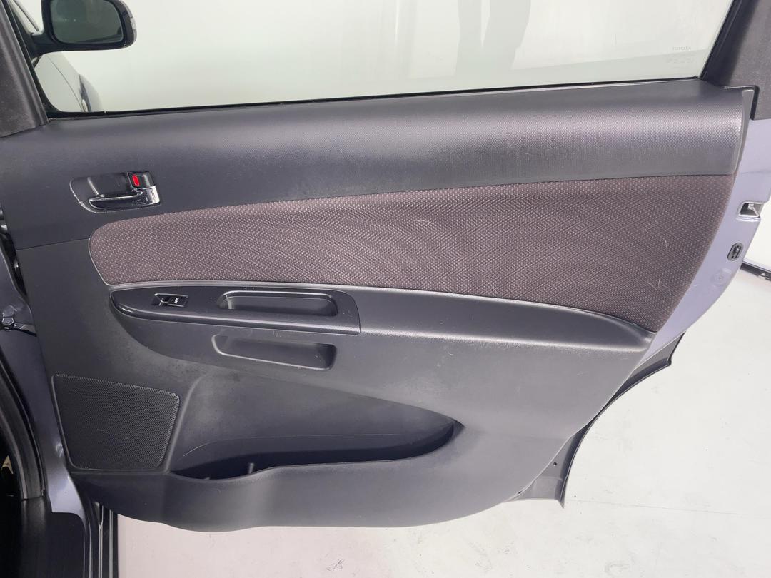 Photo '19' of Toyota Wish