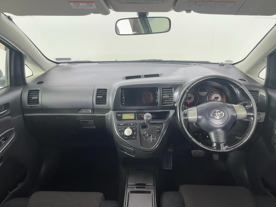 Photo '17' of Toyota Wish