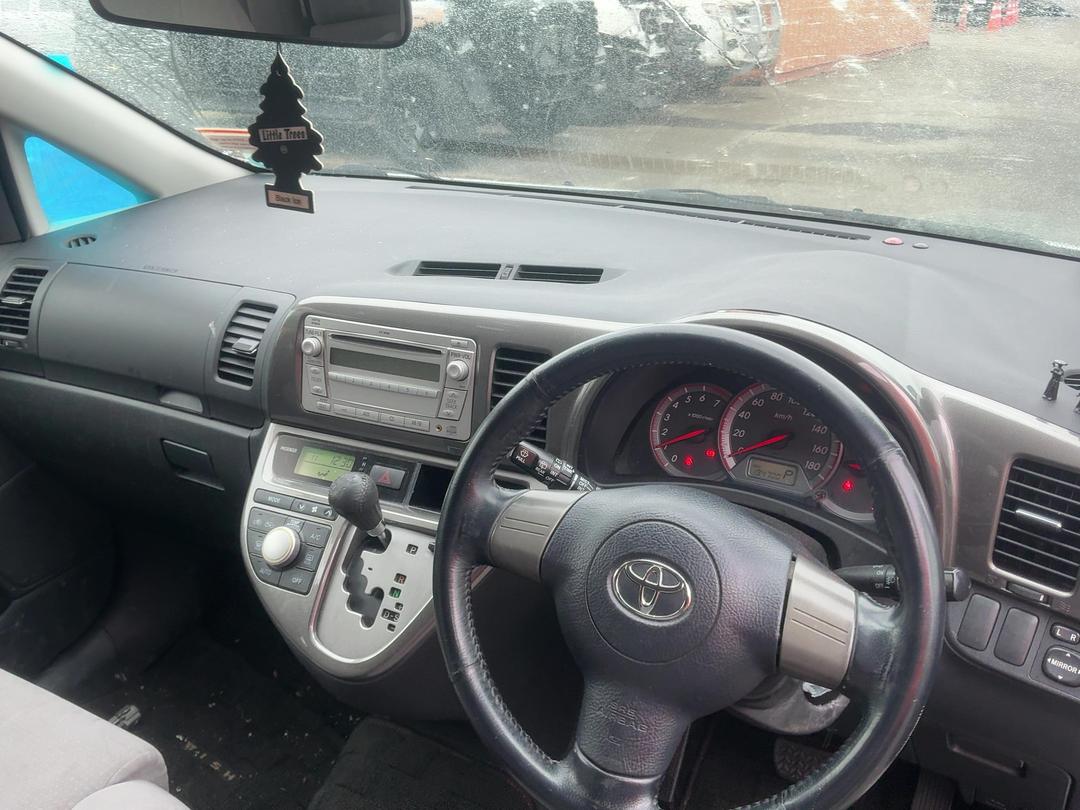 Photo '12' of Toyota Wish